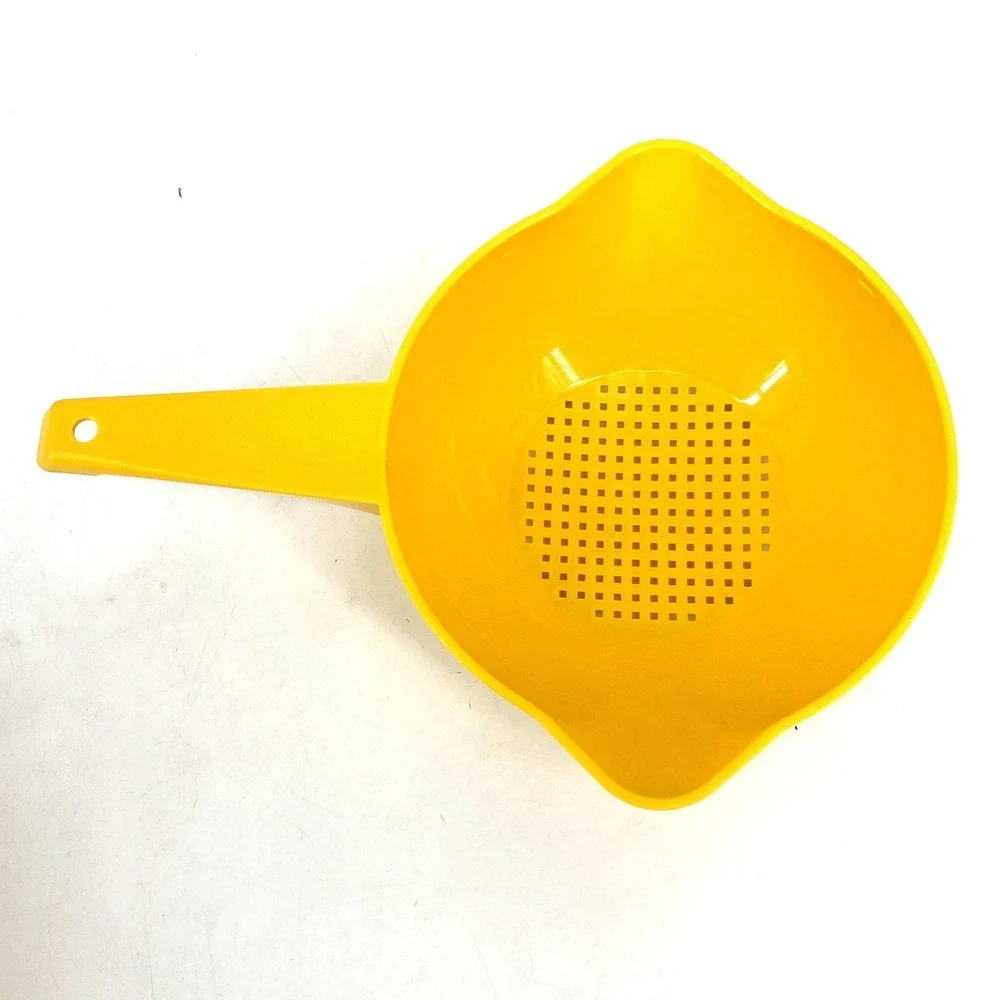 Tupperware set yellow